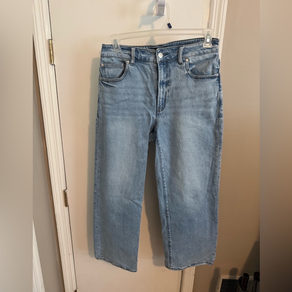Quince Bella Stretch Cropped Straight Jeans.